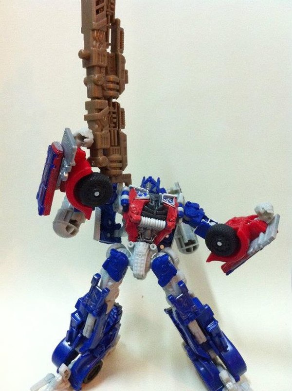 Transformers Dark Of The Moon Voyager Translucent Optimus Prime  (14 of 19)